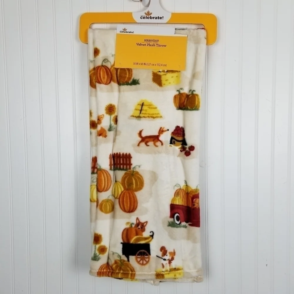 Fleece Throw Blanket NWT Plush Dogs Puppies Fall Pumpkin Patch Truck Sunflower